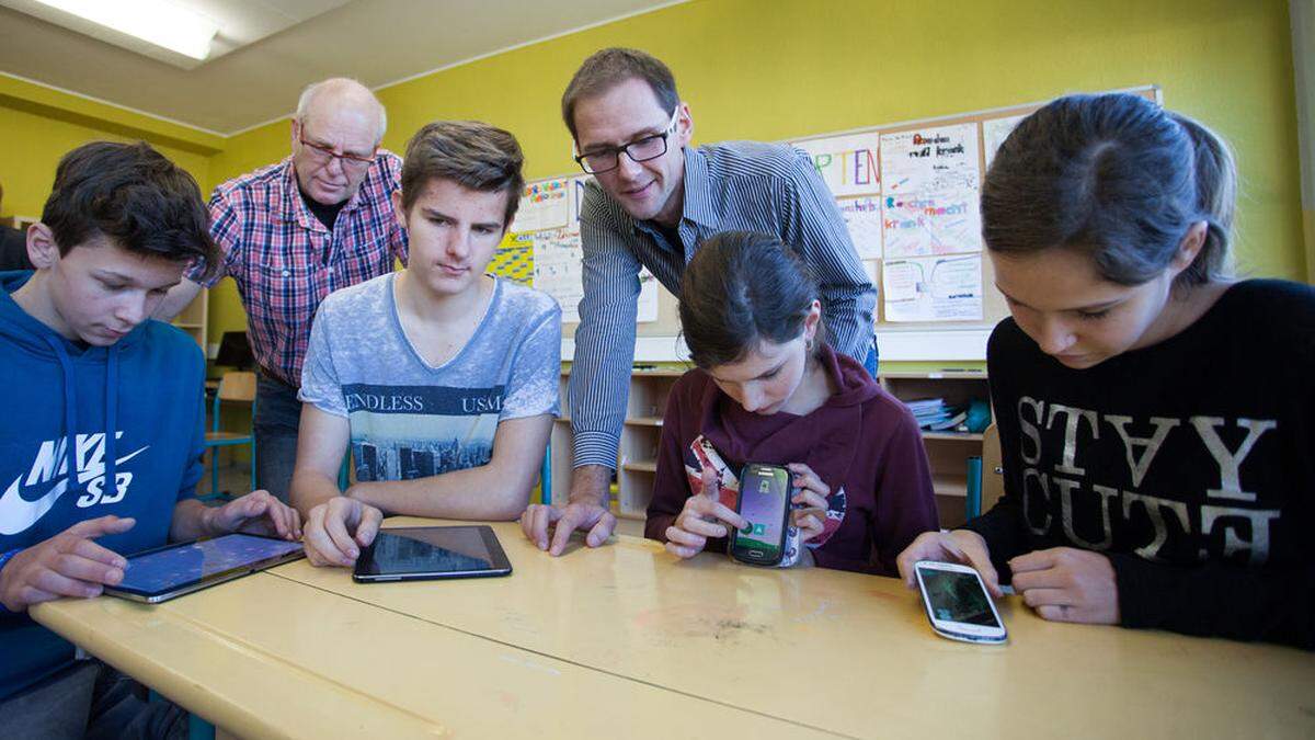 Robert Mairginter und Erich Pitterl sind für das Projekt verantwortlich: Der Schulalltag in Nußdorf-Debant ist digital