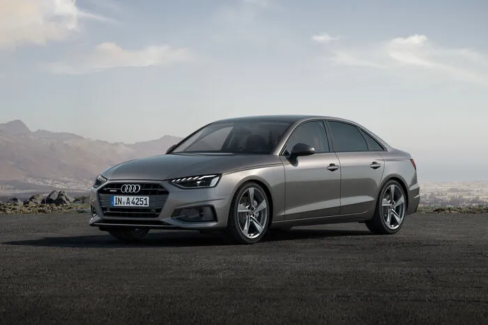 Zum Verkaufsstart in Europa stehen folgende Motoren auf dem Programm: Da wären benzinerseitig der 35 TFSI mit 150 sowie der 2.0 TFSI mit 245 PS, bei den Selbstzündern der 2.0 TDI mit 190 und der 3.0 TDI mit 231 PS. Darauf folgen noch zwei weitere: der 30 TDI mit 136 und der 35 TDI mit 163 PS.
