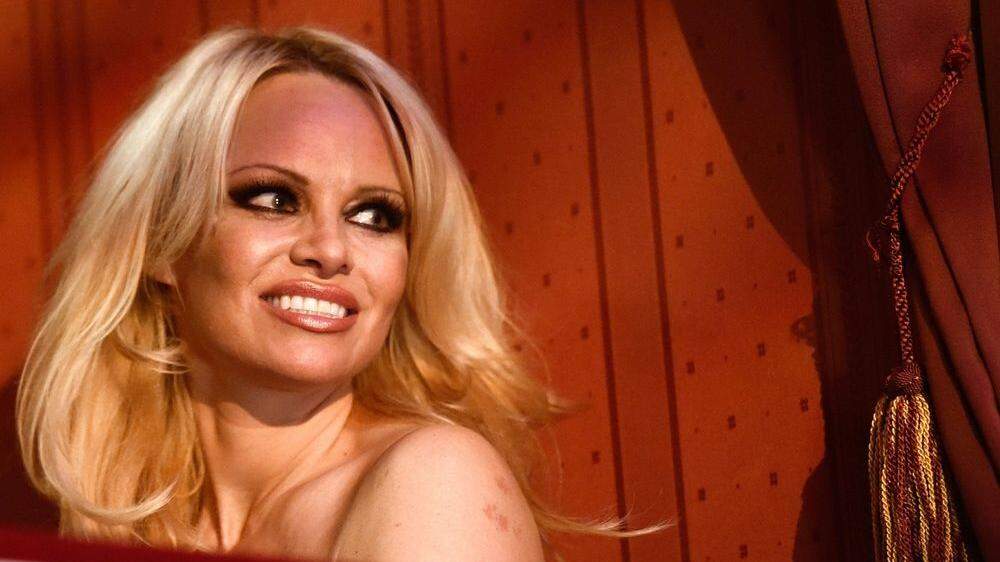 Pamela Anderson 2016 am Wiener Opernball.