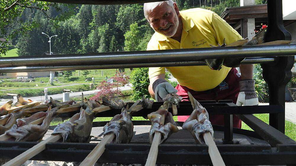 Der Steckerlfisch ist bei Fischfans seit Jahren beliebt