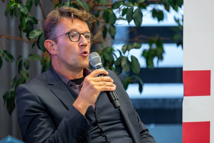 Philipp Pointner, Stv. Landessprecher der NEOS: „Ortskernbelebung ist für mich ein Thema der Baukultur. Wir müssen bei Fördermaßnahmen Altes mit Neuem besser verbinden – nachhaltige Bauförderungen, guter Nutzungsmix.“