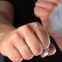 Mit Faustschlägen wurden die Beamten attackiert