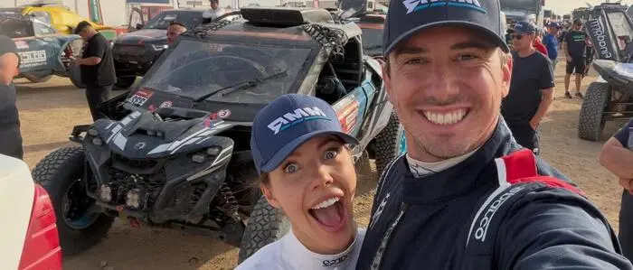 Victoria Swarovski und Mark Mateschitz freuen sich nach ihrem Dakar-Finish