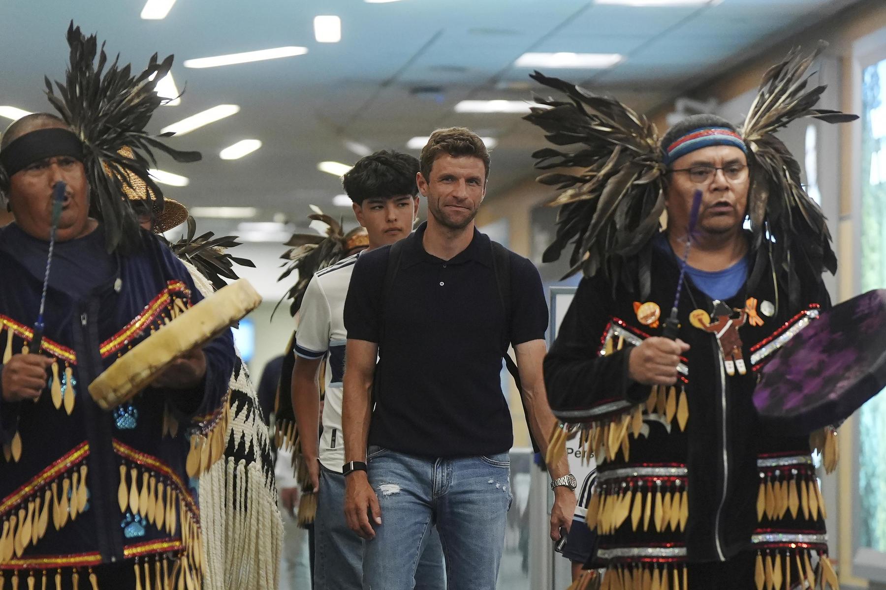 Fußball: Thomas Müller wurde in Vancouver begeistert empfangen