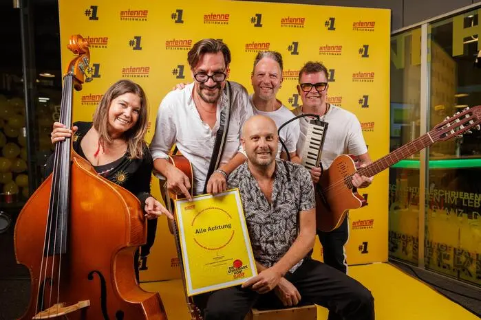... genauso wie die Band „Alle Achtung“ ...