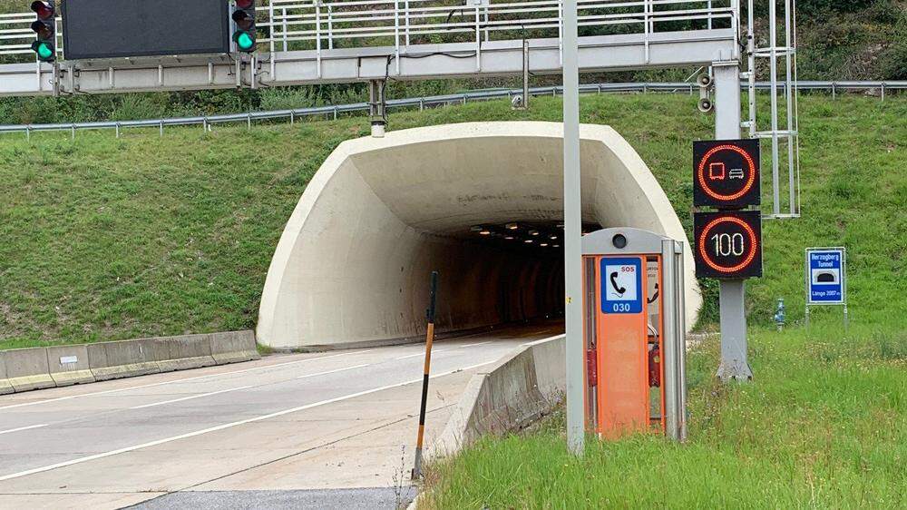 Die Tunnelkette Pack auf der A 2 wird in den Nächten zwischen 22. und 26. Mai wegen Wartungsarbeiten gesperrt