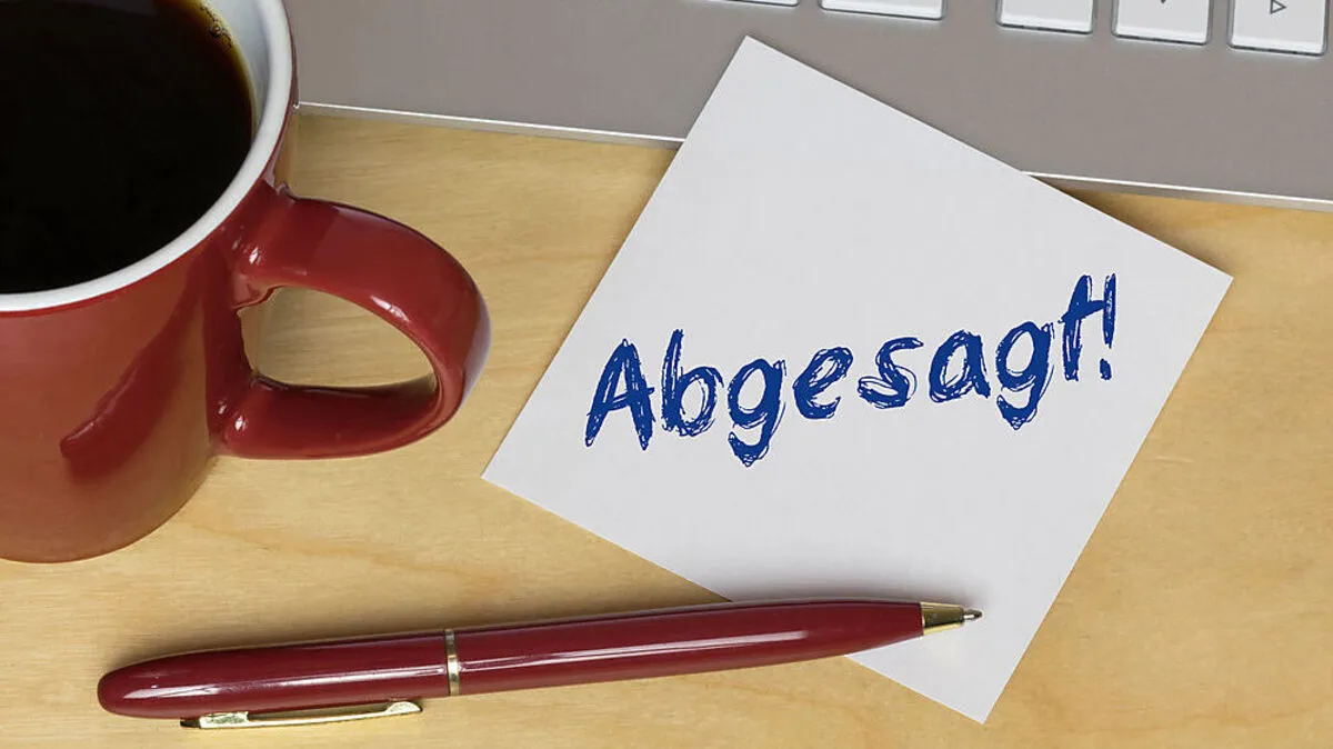 Wer früh storniert, bleibt eher auf den Stornokosten sitzen