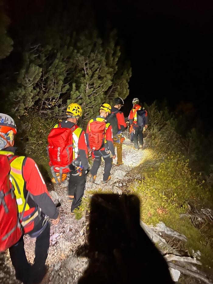 Die Bergrettung Villach konnte die Wanderin knapp vor Einbruch der Dunkelheit lokalisieren