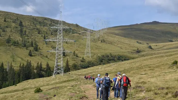 Das Bild zeigt Wanderer auf der Koralm