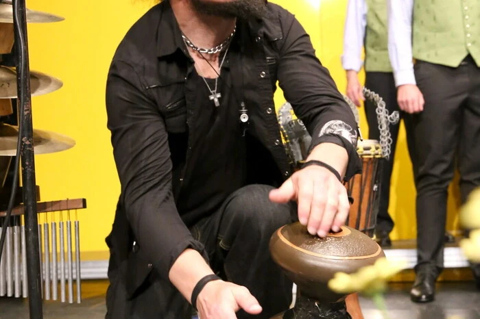 ... Klaus Lippitsch (Percussion) ... 