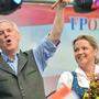 FPÖ-Bundespräsidentschaftskandiat Walter Rosenkranz mit seiner Frau Susanne