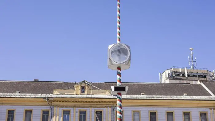 Von der Uhr ist derzeit nur die Hülle übrig