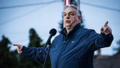 Orbáns jahrelang bewährtes Rezept, die Nation mit endlosen Verschwörungstheorien und Feindbildern hinter ihrem vertrauten Leithammel zu scharen, scheint nicht mehr aufzugehen.