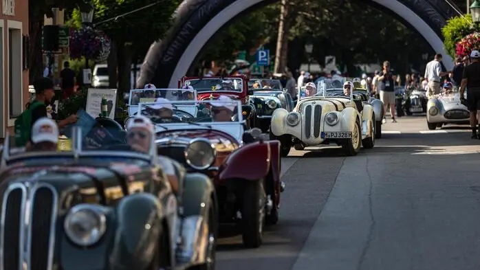 Am kommenden Donnerstag nehmen die Teilnehmer im Rahmen der 32. Ennstal Classic das erste Mal Aufstellung in Gröbming