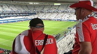 FUSSBALL-EM 2016: �STERREICH-FANS IM STADE DE BORDEAUX