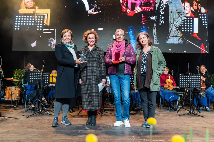 Sandra Kocuvan wurde mit dem Grazer Frauenpreis für herausragendes Engagement 2023 geehrt. Sie ist maßgeblich am Aufbau des Woman-Action-Forums und dem Bündnis 0803* beteiligt und bereichert seit vielen Jahren zahlreiche frauen- und kulturpolitische Projekte mit ihrem nachhaltigen Einsatz.