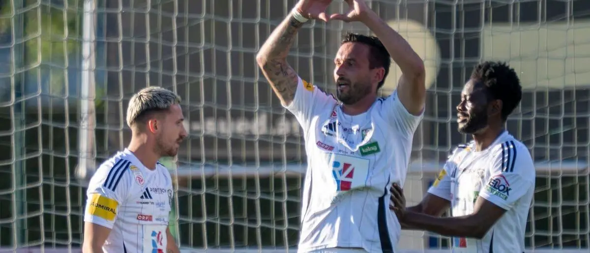 Markus Pink ließ sich nach seinem Goldtor feiern