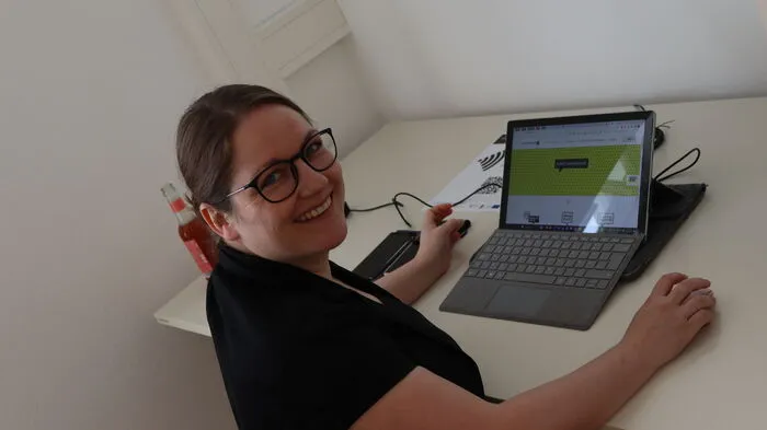 Nicole Hütter, Projektleiterin Energieregion Weiz-Gleisdorf, hat den Donnerstagvormittag bereits vom Co-Working-Space aus gearbeitet.