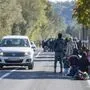 Flüchtlinge auf der Bundesstraße