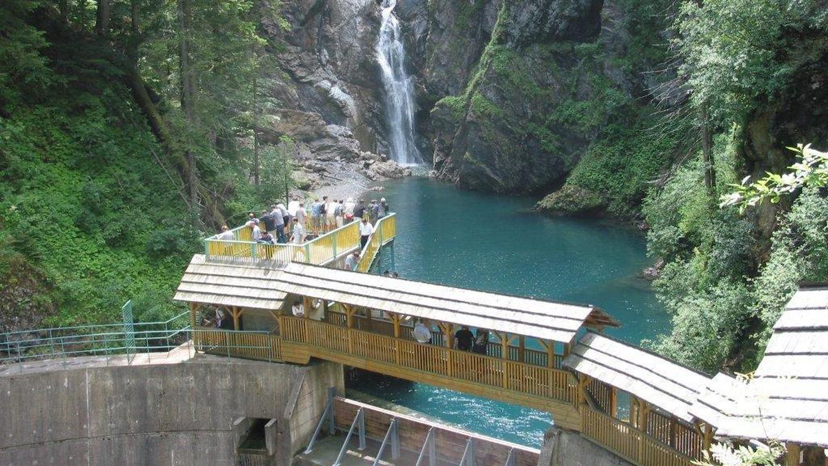 Der Valentin Stausee der Alpen Adria Energie AAE Naturstrom im Gailtal