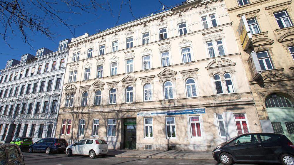 Eine 31 Jahre alte Frau ist am Sonntag in ihrer Wohnung in Wien-Rudolfsheim-Fünfhaus tot aufgefunden worden