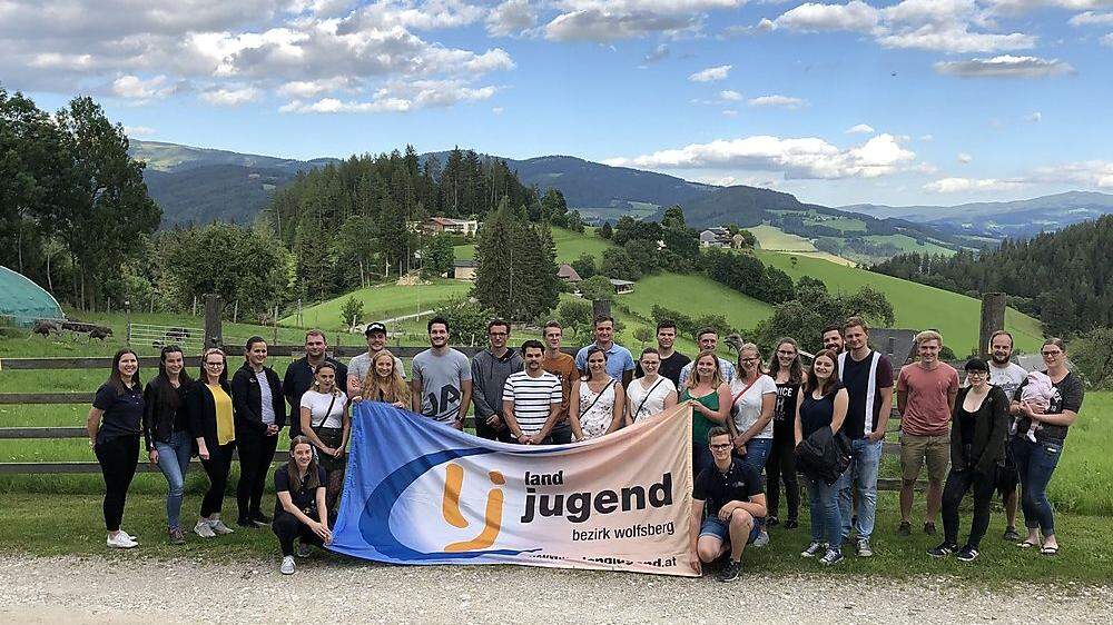 Die Bezirkslandjugend Wolfsberg auf einem Gruppenfoto aus dem vergangen Sommer 