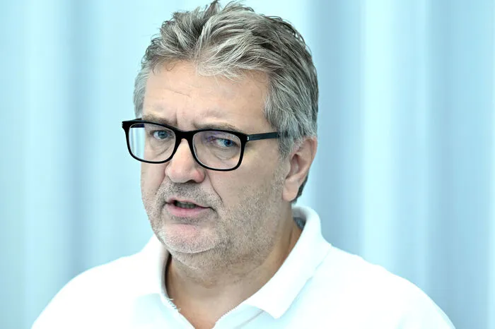 "Das Theater für Herbst und Winter ist vorprogrammiert." - Wiens Gesundheitsstadtrat Peter Hacker (SPÖ) ist auch alles andere als glücklich.