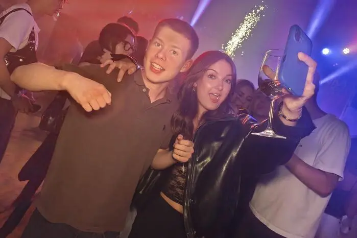  „Zum Glück war das schlechte Wetter dann am Abend weg. Wenn das ein paar Stunden später gekommen wäre, wären halb so viele Besucher gekommen“, meint DJ und Eventtechniker Markus Weiss, der die Vereine heuer unter anderem bei der Vermarktung unterstützte.