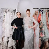 Eva Poleschinski designte ein Kleid für Model Barbara Meier