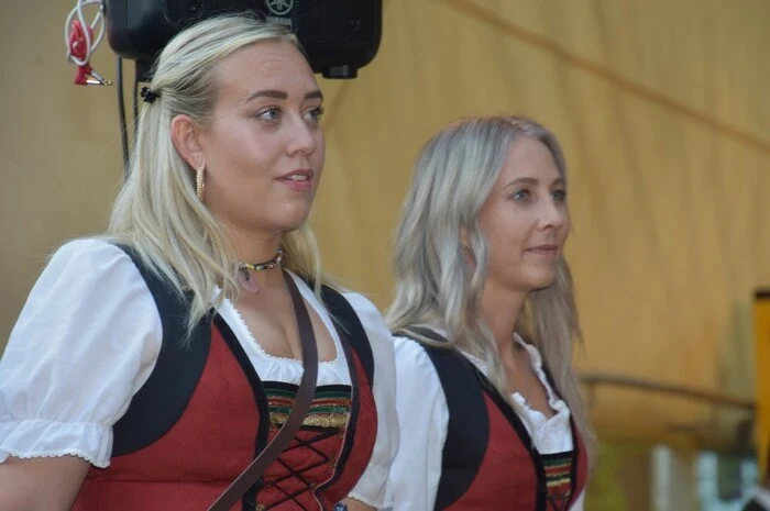 Das Leistungsabzeichen in Gold der Jugend haben Hannah Kralik mit der Klarinette, Katharina Brunner am Horn und Maximilian Steiner an der Tuba erfolgreich absolviert.
