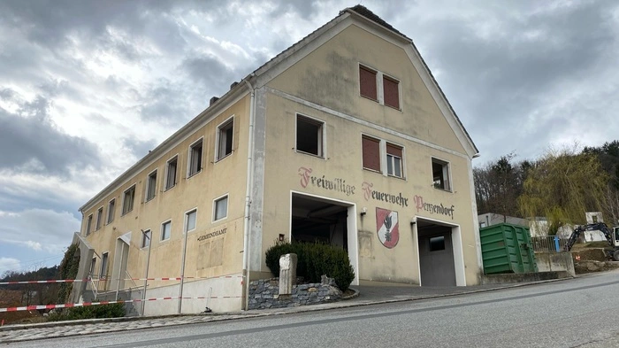 Die Kameraden der Feuerwehr Penzendorf zogen im Jahr 1974 in ihr altes Rüsthaus.