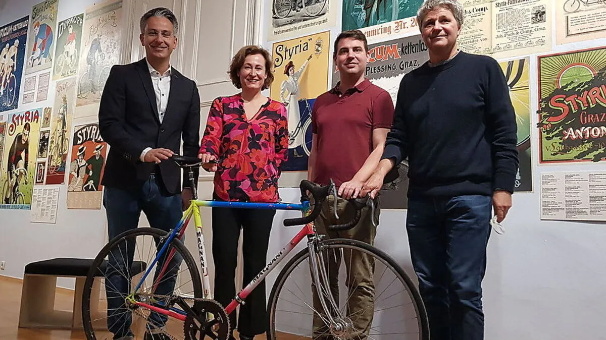 Sport-Stzadtrat Kurt Hohensinner, Sybille Dienesch, Bernhard Bachinger und Beat Gugger vom GrazMuseum