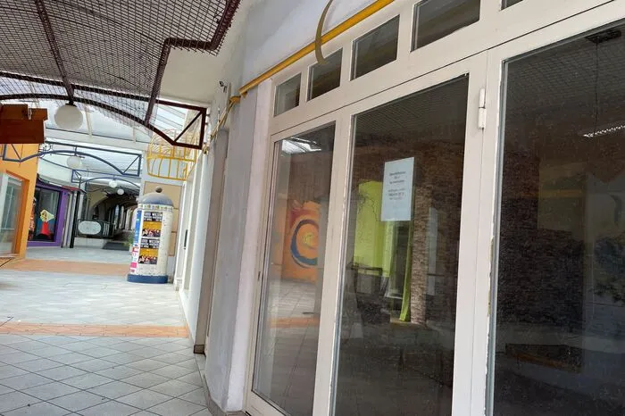 .... heute reiht sich hier ein leeres Schaufenster an das nächste.