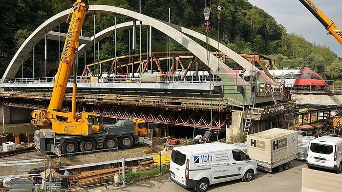 Die alte Kugelsteinbrücke wird durch eine neue ersetzt