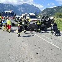 Alle vier Unfallbeteiligten wurden verletzt, zwei mussten mit dem Hubschrauber ins Spital geflogen werden
