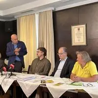 Verein Lebensraum LKOS und Gegenstrom 380kV mit Rechtsanwalt Wolfgang List (2. v. links) und Unternehmensberater Peter Unterluggauer (2. v. rechts)