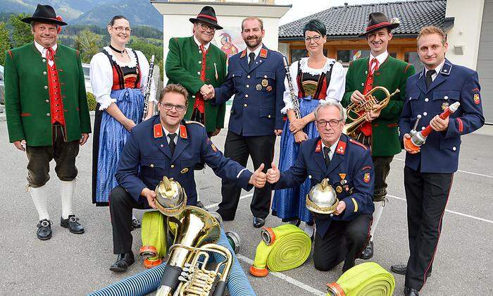 Musiker und Feuerwehrkameraden laden zum Doppelfest