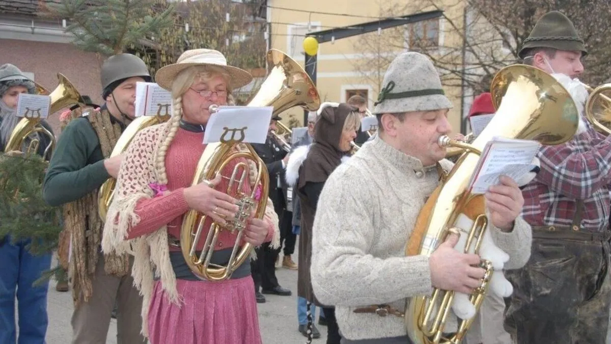 Der Musikverein unterstützte den Faschingsumzug