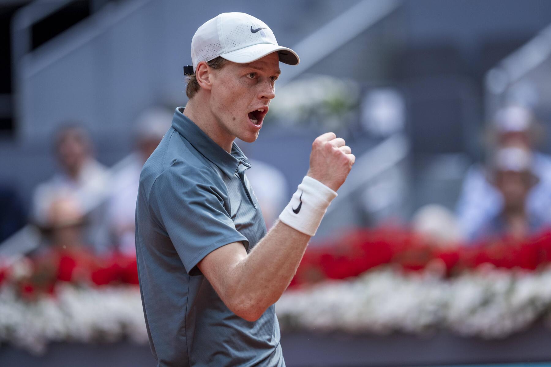 Tennis: Sinners Rekordjagd und Bangen um Alcaraz