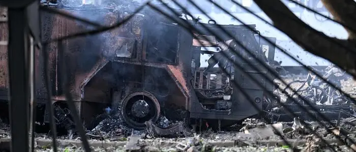 Nach Explosionen in Caracas in den frühen Morgenstunden, bestätigte US-Präsident Trump mittlerweile den Angriff auf Venezuela. Laut venezolanischer Regierung sollen Soldaten und Zivilisten getötet worden sein.