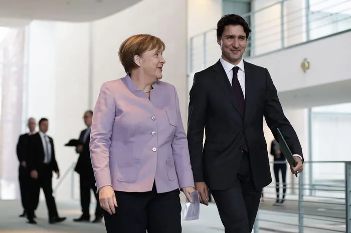 Kanadas Premierminister bringt aber sogar die Deutsche Bundeskanzlerin zum Schmachten.