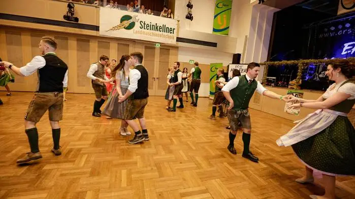 „Heuhupfn“ lautete das Motto des Balls der Landjugend des Bezirkes Judenburg am 5. Jänner 2025 im Arbeiterheim Fohnsdorf. 