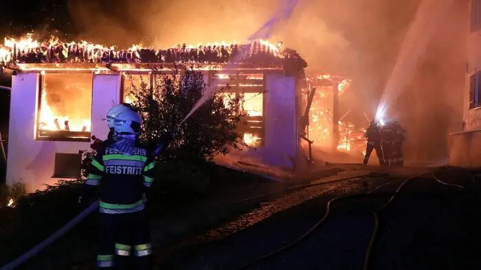 Wirtschaftsgebäude zerstört: Ermittler klären Ursache des Großbrandes in St. Marein-Feistritz