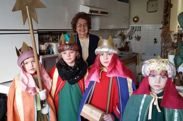In manchen Häusern werden die Sternsinger schon seit vielen Jahren bekocht: wie hier bei Frau Brix im Markt von St. Ruprecht.