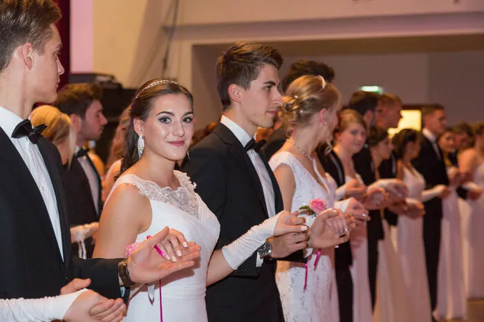Eine Vorschau darauf gaben die Maturantinnen und Maturanten der HLW Leoben bei ihrem Ball in den Kammersälen Donawitz am Samstagabend (5.11.2016).