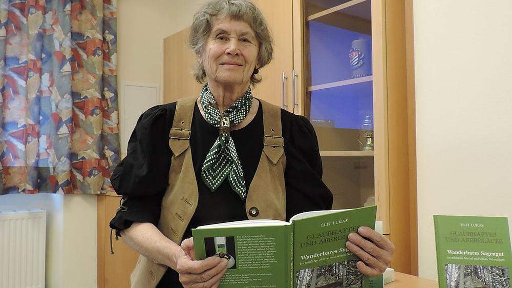 Buchautorin Elfi Lukas aus Knittelfeld tourt auch durch den Bezirk Leoben, um ihr neues Werk „Glaubhaftes und Aberglaube“ vorzustellen