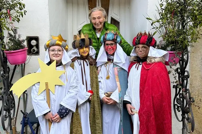 Frau Amschl aus Mureck freute sich sehr über den Besuch der Sternsinger. Die 97-Jährige ist als Kind selbst Sternsingen gegangen