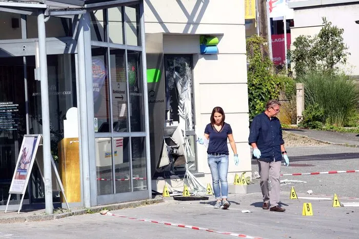 Montagfrüh waren Beamte des Entschärfungsdienstes vor Ort.