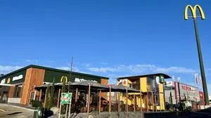 So sieht der neue McDonald‘s gegenüber vom Baumarkt OBI in Feldbach aus