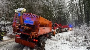 In Voitsberg musste sogar ein Schneepflug geborgen werden